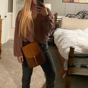 • vintage crossbody